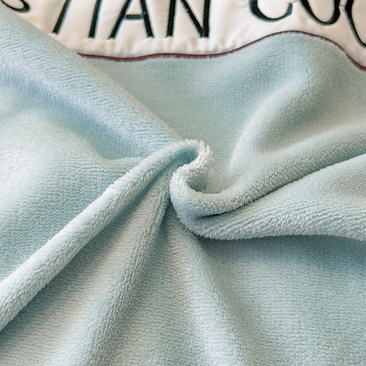 91家纺网 家纺一手货源 找家纺 苏源家居 2025新款加厚牛奶绒拼浮雕冬款四件套-幽境 幽境-繁星蓝