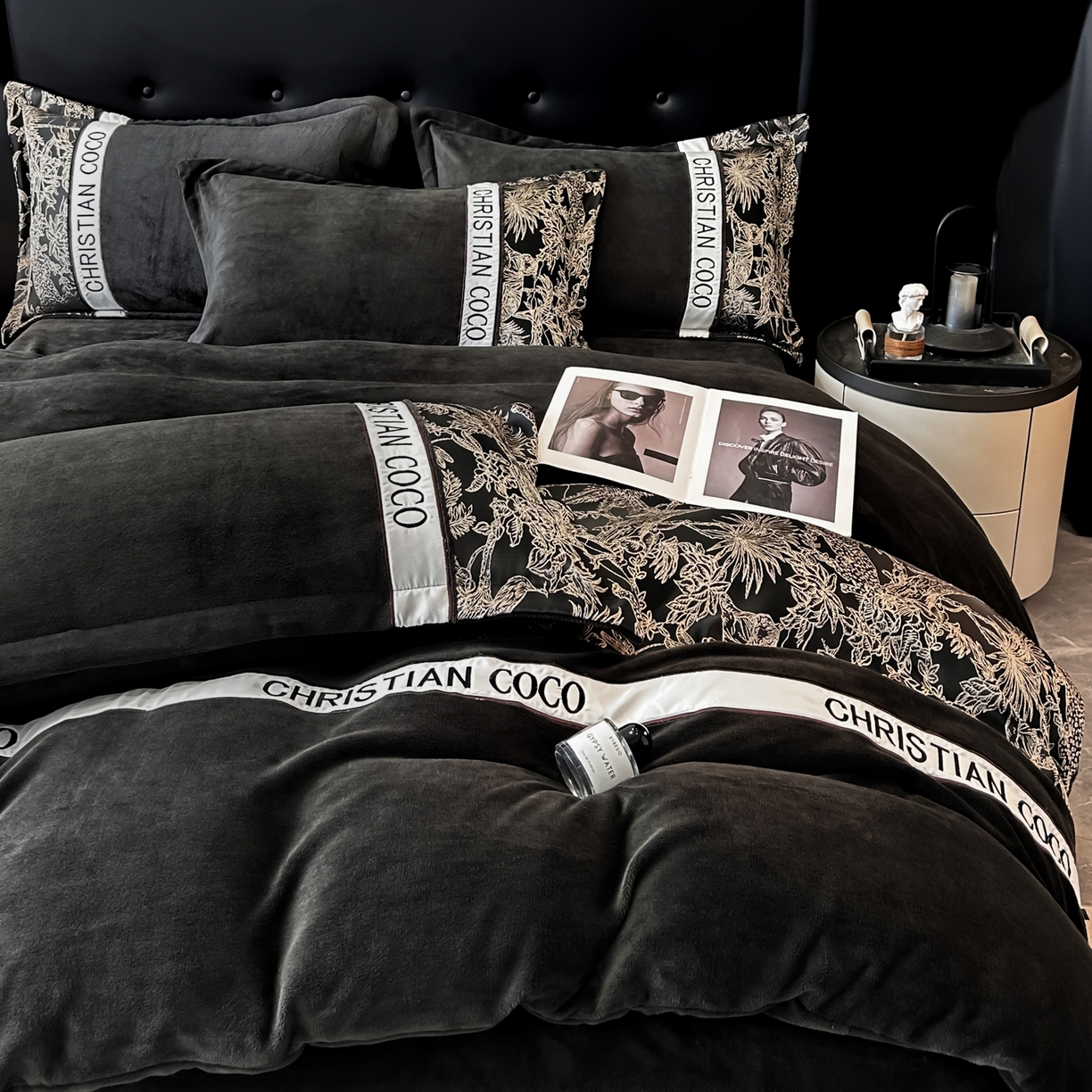 91家纺网 家纺一手货源 找家纺 苏源家居 2025新款加厚牛奶绒拼浮雕冬款四件套-幽境 幽境-深灰