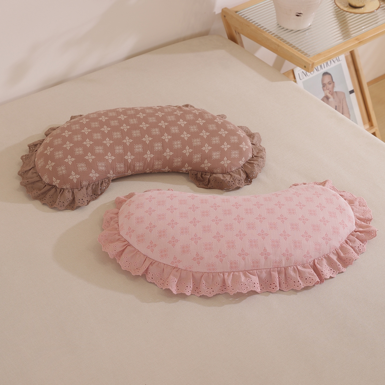 91家纺网 家纺一手货源 找家纺 （总）仁宇枕业 2025新款新品全棉双层纱花边月牙全荞麦枕头枕芯