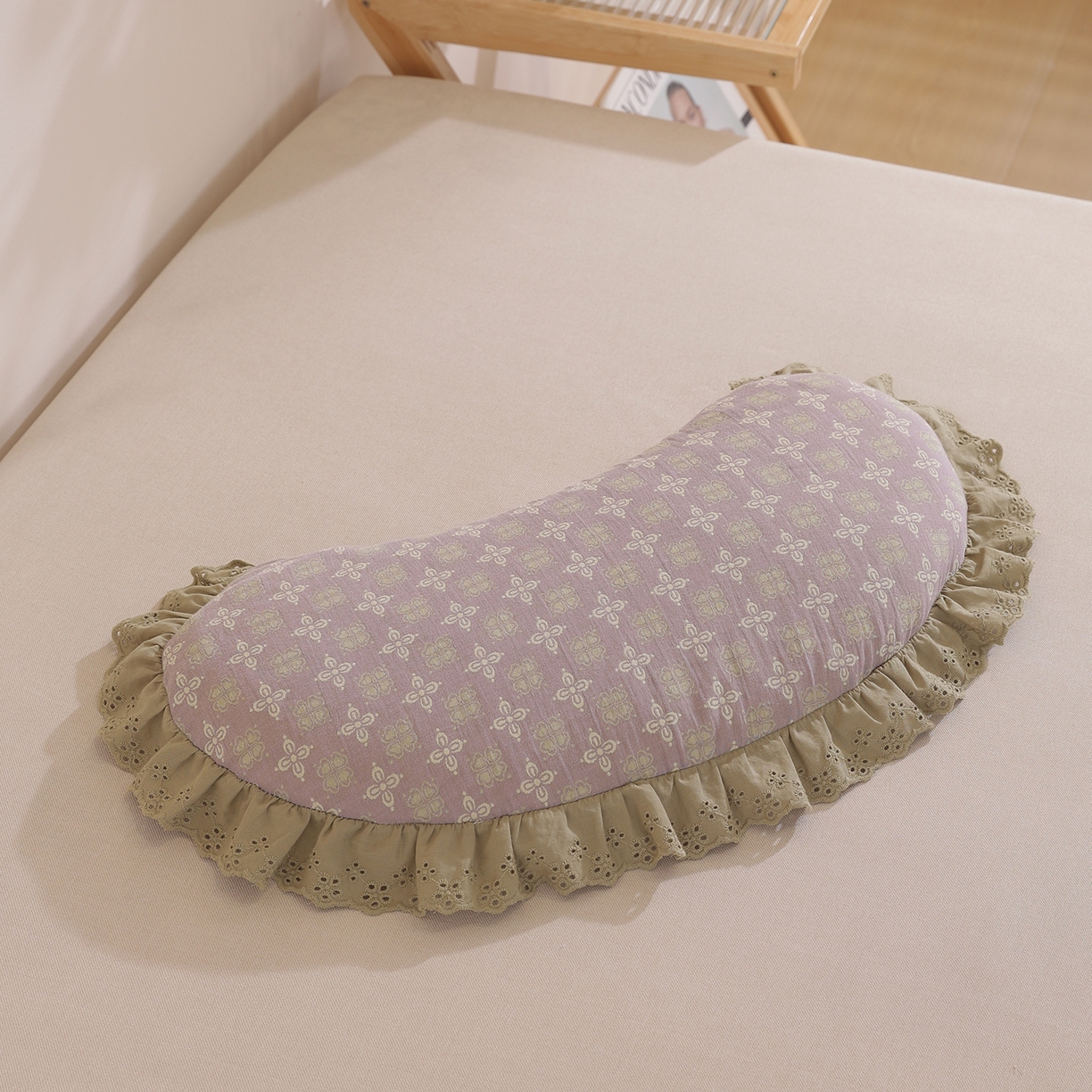 91家纺网 家纺一手货源 找家纺 （总）仁宇枕业 2025新款新品全棉双层纱花边月牙全荞麦枕头枕芯