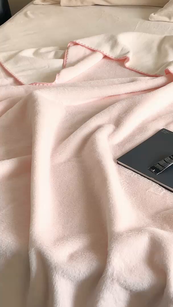 91家纺网 家纺一手货源 找家纺 ONE TWO ONE 121 2025新款兔绒毛毯子披肩办公室午睡空调沙发毯冬季加厚珊瑚绒盖毯牛奶绒【会员-5】 【提供买家秀】 控价 88/ 138/158/188 黛玉粉