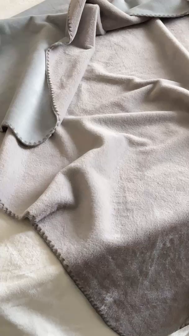 91家纺网 家纺一手货源 找家纺 ONE TWO ONE 121 2025新款兔绒毛毯子披肩办公室午睡空调沙发毯冬季加厚珊瑚绒盖毯牛奶绒【会员-5】 【提供买家秀】 控价 88/ 138/158/188 质感灰