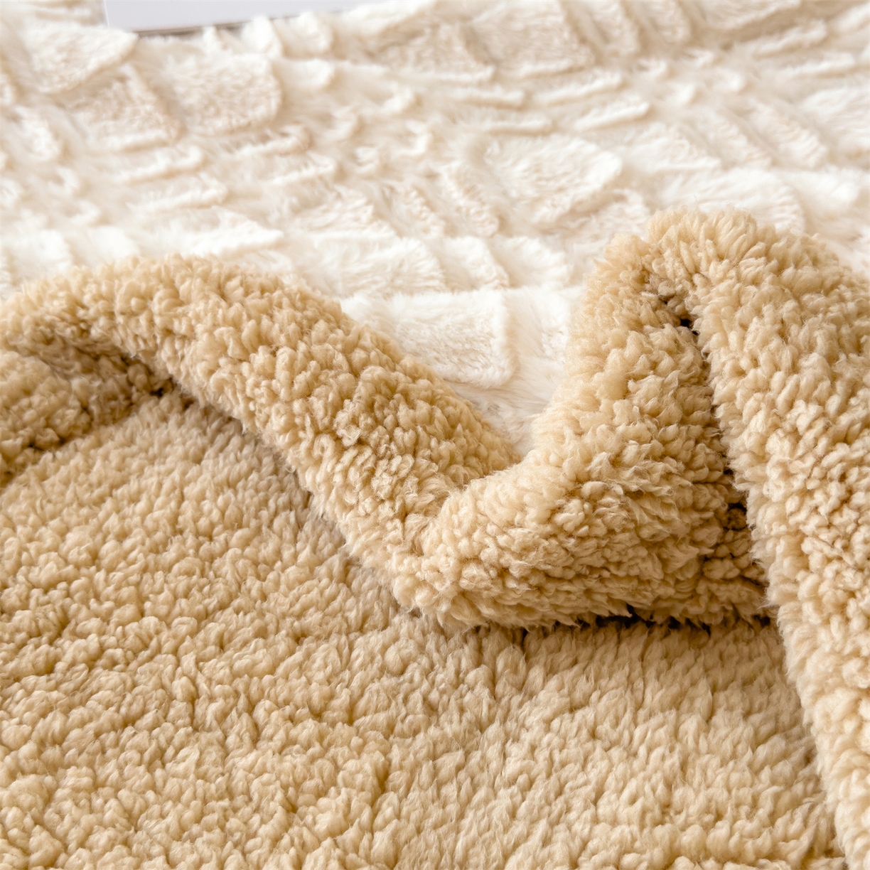 91家纺网 家纺一手货源 找家纺 慕木家纺 2025新款高克重加厚兔毛绒斜纹双层毛毯毛毯毯子（可供跨境提供买家秀） 兔兔绒-斜纹-奶杏咖