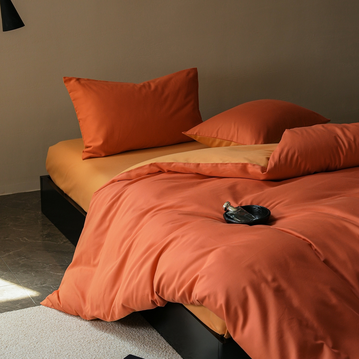 91家纺网 家纺一手货源 找家纺 禾时 2025新款A类全棉贡缎磨毛纯色四件套（礼盒包装）-风格1 暖阳