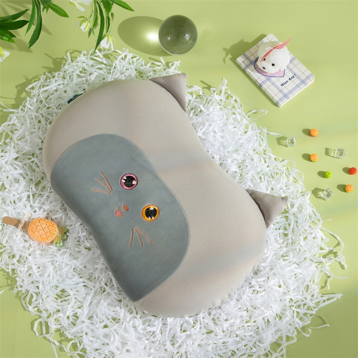 91家纺网 家纺一手货源 找家纺 （总）仁宇枕业 2025新款新品水晶绒儿童卡通记忆枕头淘气猫记忆枕头枕芯