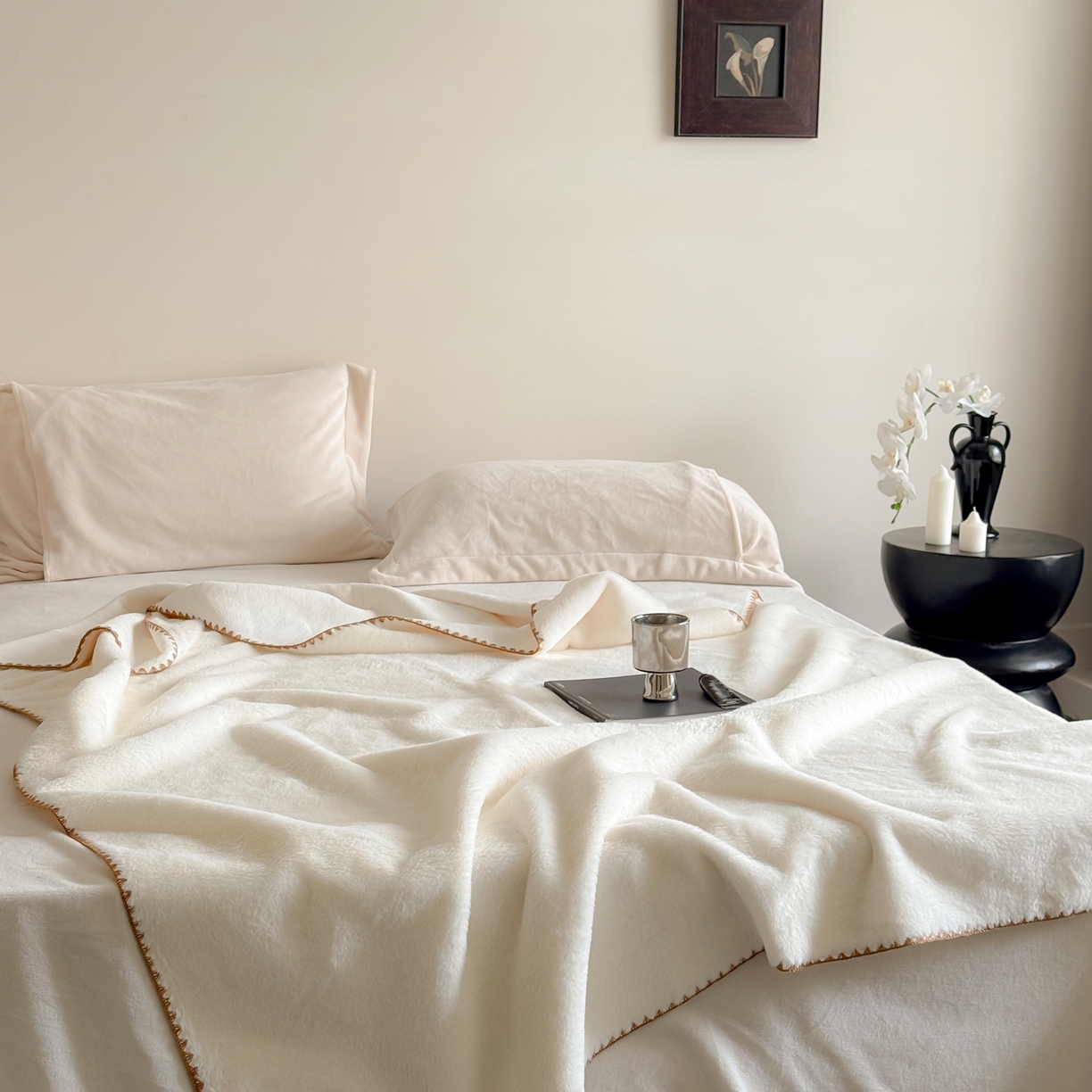 91家纺网 家纺一手货源 找家纺 ONE TWO ONE 121 2025新款兔绒毛毯子披肩办公室午睡空调沙发毯冬季加厚珊瑚绒盖毯牛奶绒【会员-5】 【提供买家秀】 控价 88/ 138/158/188 纯净白