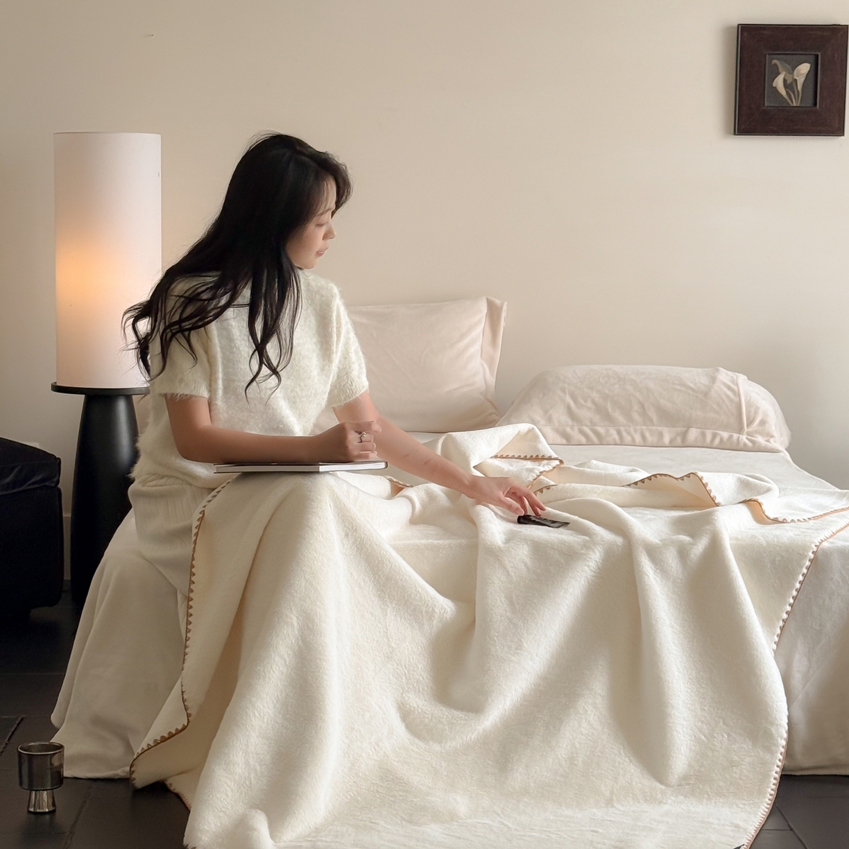 91家纺网 家纺一手货源 找家纺 ONE TWO ONE 121 2025新款兔绒毛毯子披肩办公室午睡空调沙发毯冬季加厚珊瑚绒盖毯牛奶绒【会员-5】 【提供买家秀】 控价 88/ 138/158/188 纯净白