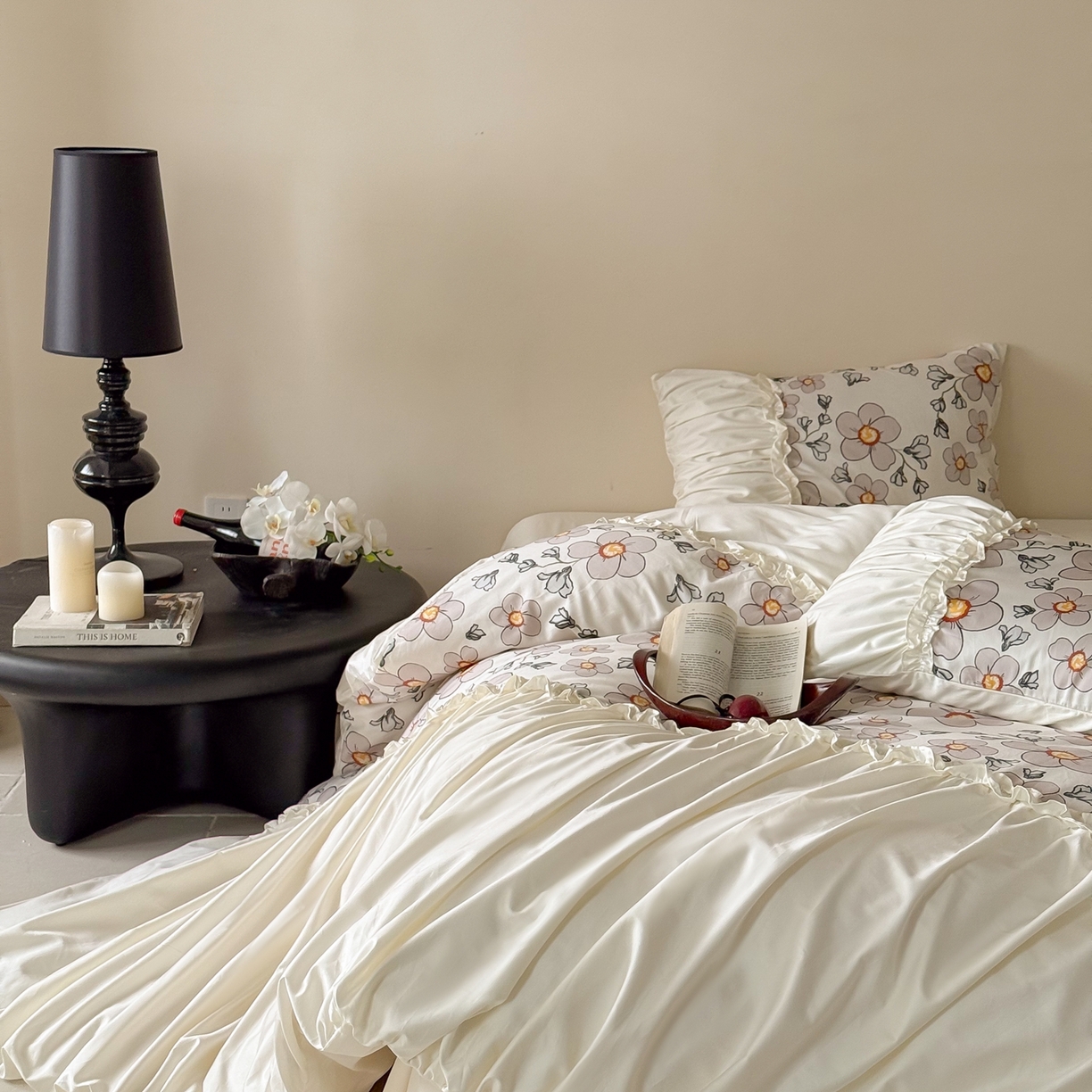 91家纺网 家纺一手货源 找家纺 （总）ONE TWO ONE 121 2025新款100S长绒棉贡缎数码印花四件套-素笺花影【提供买家秀】 【会员-20】 平台控价券后不得低于368/388元