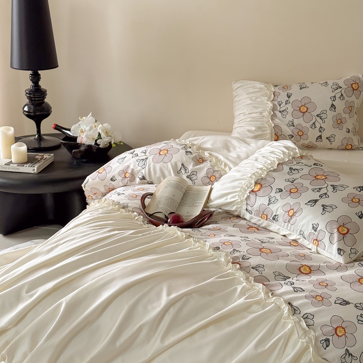 91家纺网 家纺一手货源 找家纺 （总）ONE TWO ONE 121 2025新款100S长绒棉贡缎数码印花四件套-素笺花影【提供买家秀】 【会员-20】 平台控价券后不得低于368/388元