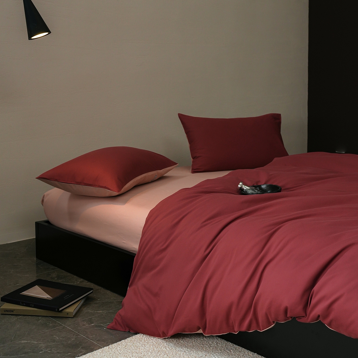 91家纺网 家纺一手货源 找家纺 禾时 2025新款A类全棉贡缎磨毛纯色四件套（礼盒包装）-风格1 维粉