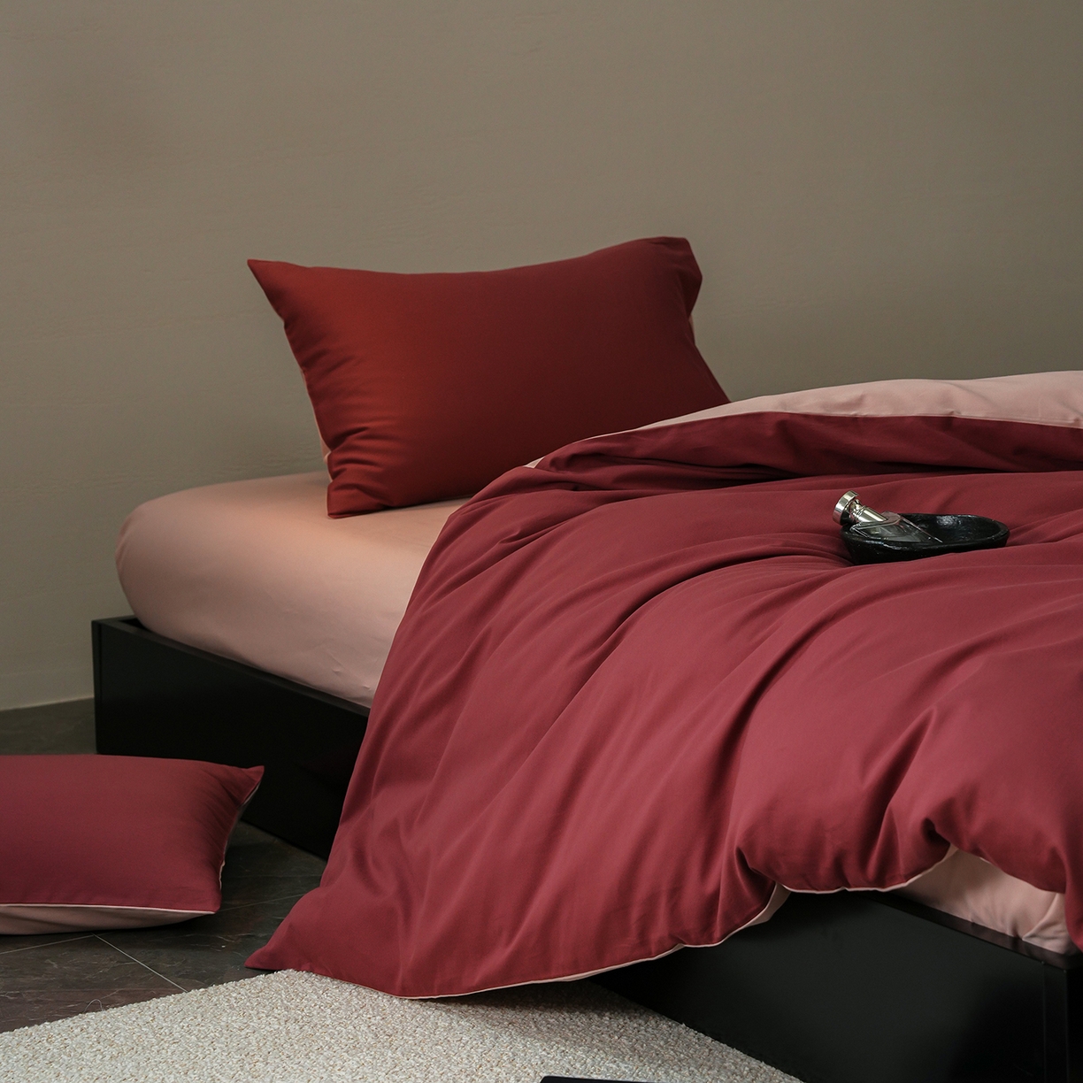 91家纺网 家纺一手货源 找家纺 禾时 2025新款A类全棉贡缎磨毛纯色四件套（礼盒包装）-风格1 维粉