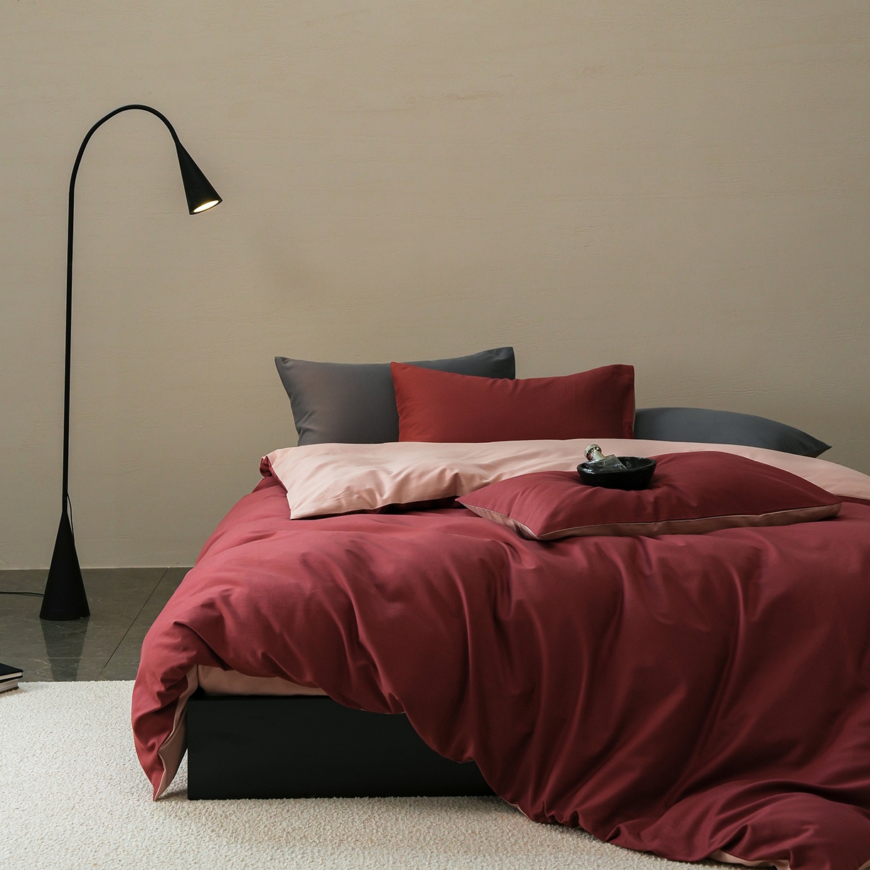 91家纺网 家纺一手货源 找家纺 禾时 2025新款A类全棉贡缎磨毛纯色四件套（礼盒包装）-风格1 维粉