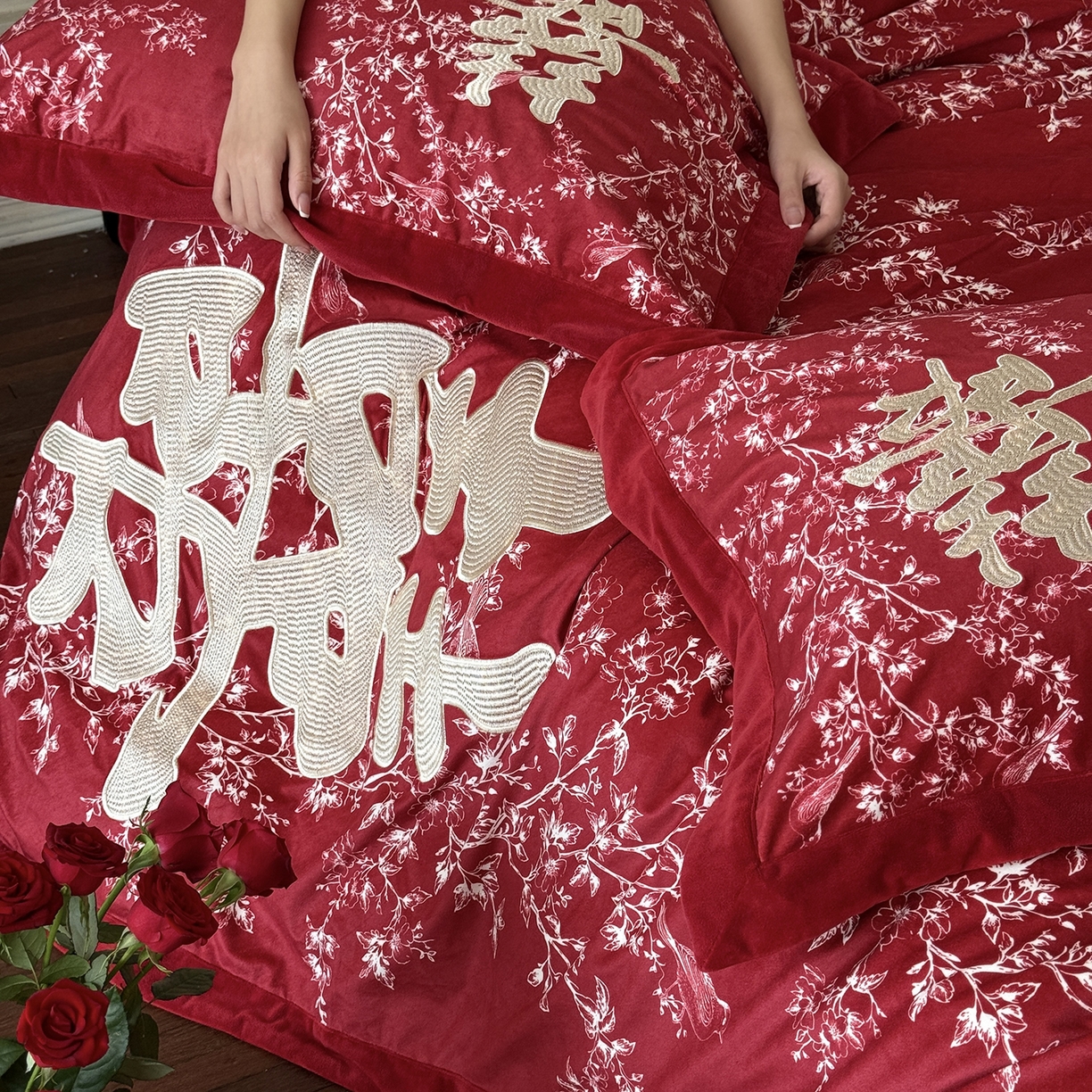 91家纺网 家纺一手货源 找家纺 江涞 2025新款高克重婴肤绒数码印花高端刺绣四件套-合欢 合欢-红