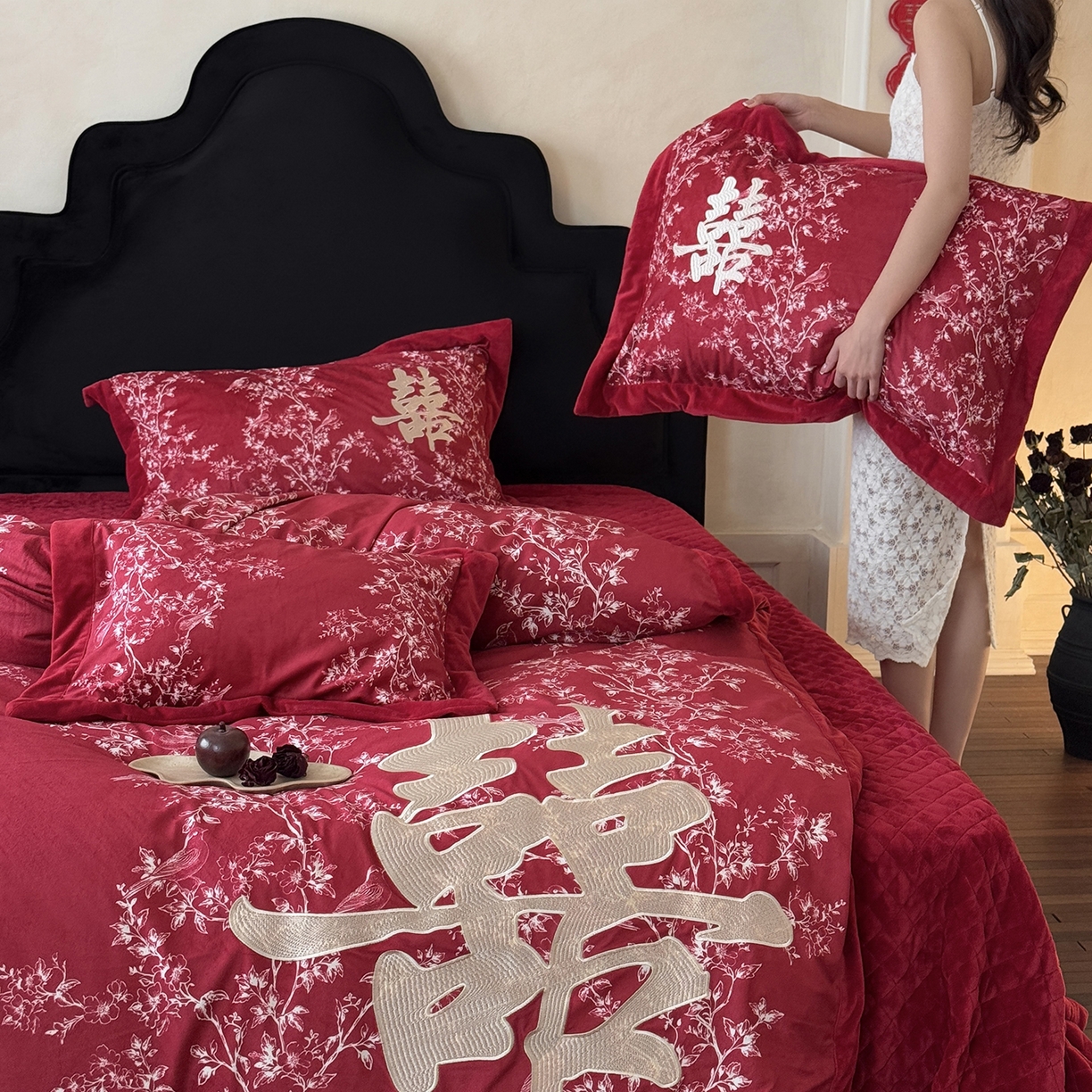 91家纺网 家纺一手货源 找家纺 江涞 2025新款高克重婴肤绒数码印花高端刺绣四件套-合欢 合欢-红