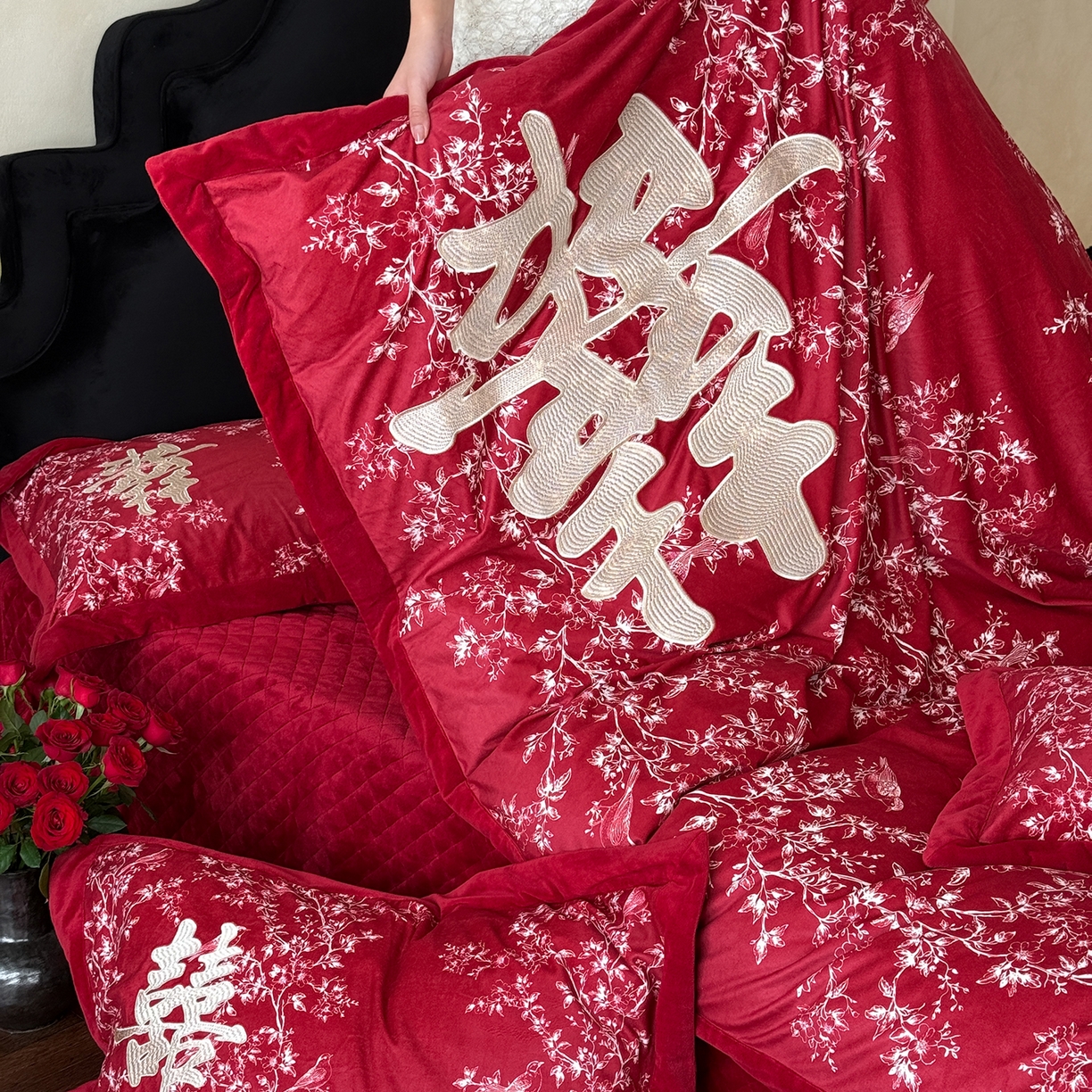 91家纺网 家纺一手货源 找家纺 江涞 2025新款高克重婴肤绒数码印花高端刺绣四件套-合欢 合欢-红