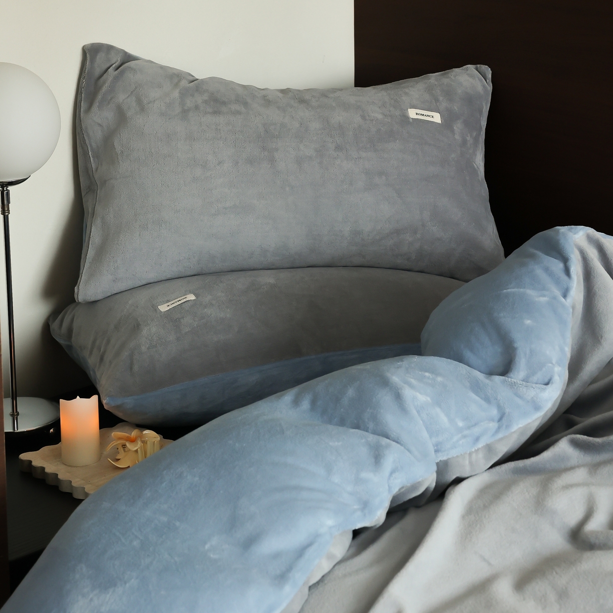 91家纺网 家纺一手货源 找家纺 时光里 2025新款230克纯色简约双拼牛奶绒四件套套件 古典灰拼复古蓝