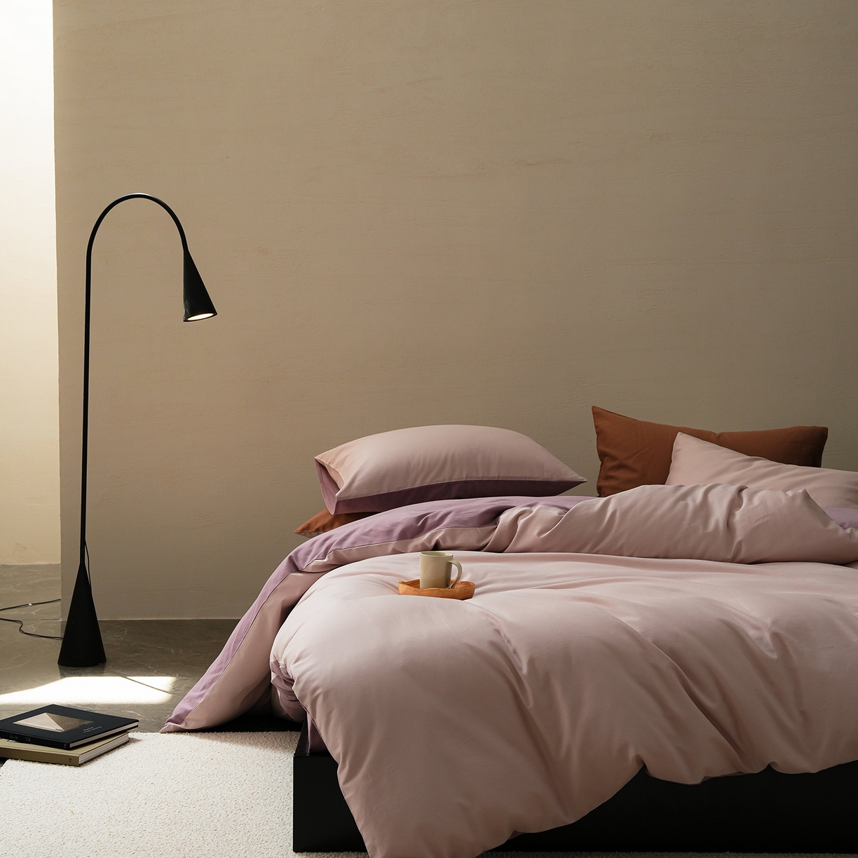 91家纺网 家纺一手货源 找家纺 禾时 2025新款A类全棉贡缎磨毛纯色四件套（礼盒包装）-风格1 溪紫