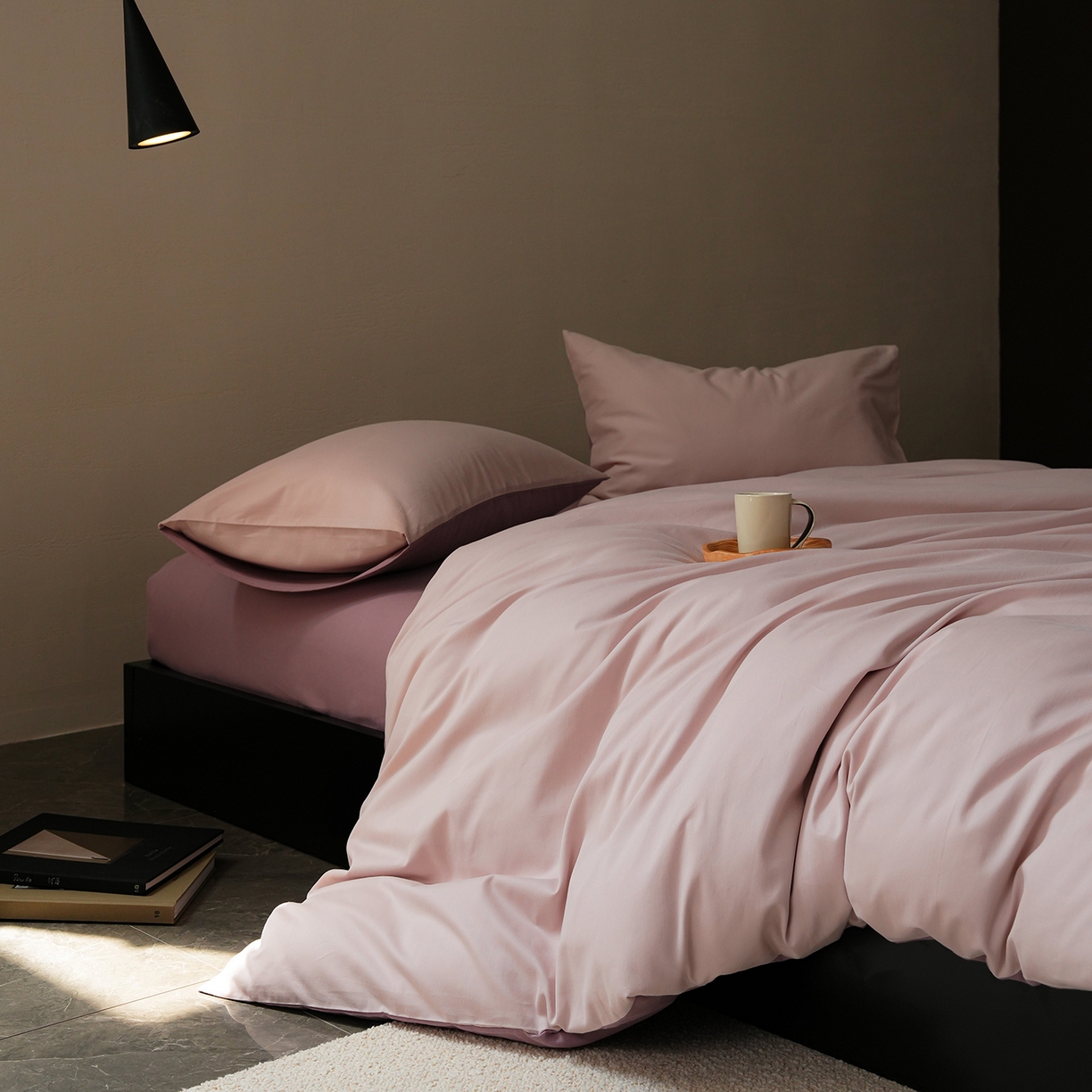 91家纺网 家纺一手货源 找家纺 禾时 2025新款A类全棉贡缎磨毛纯色四件套（礼盒包装）-风格1 溪紫