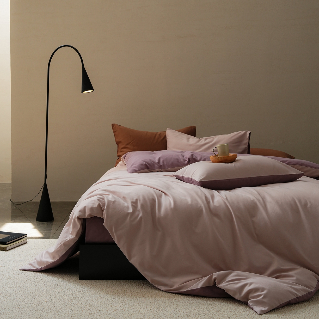 91家纺网 家纺一手货源 找家纺 禾时 2025新款A类全棉贡缎磨毛纯色四件套（礼盒包装）-风格1 溪紫