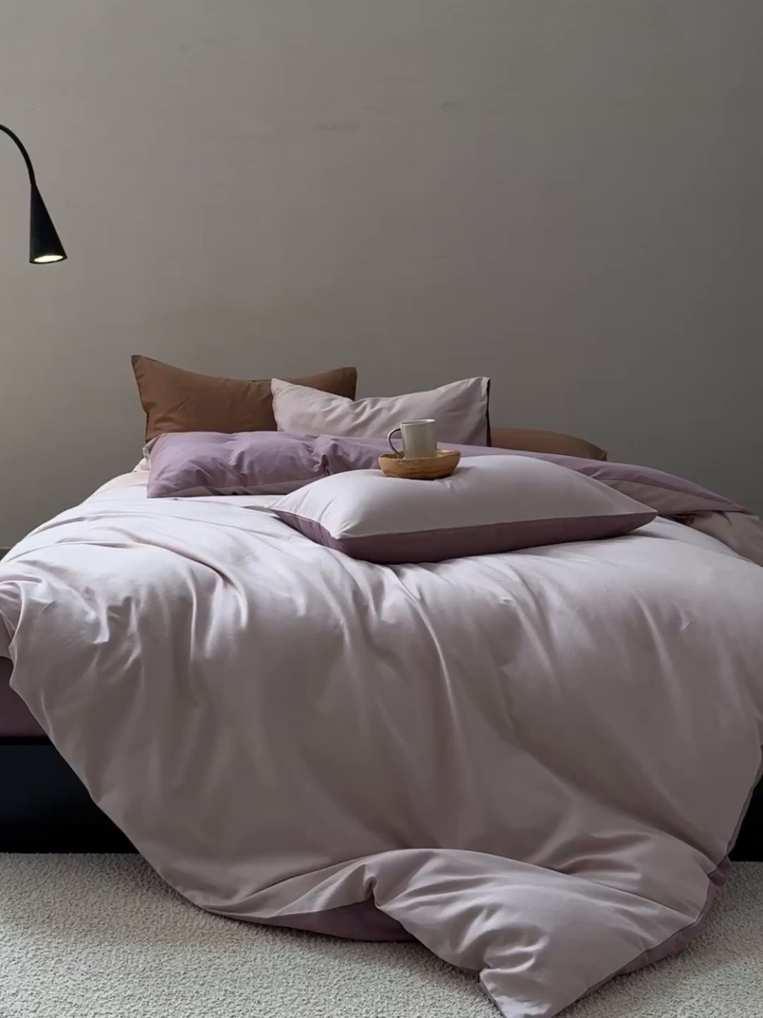 91家纺网 家纺一手货源 找家纺 禾时 2025新款A类全棉贡缎磨毛纯色四件套（礼盒包装）-风格1 溪紫