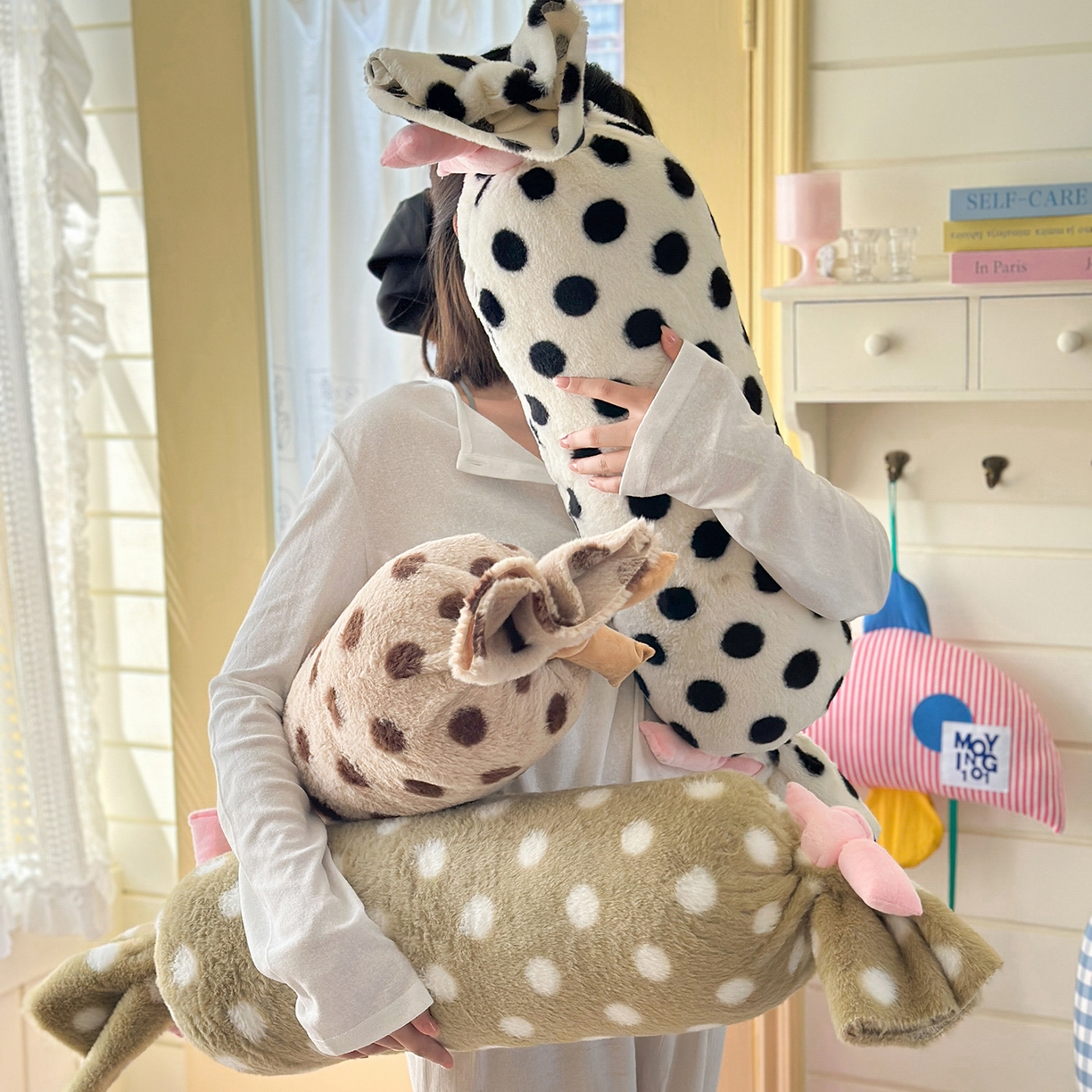 91家纺网 家纺一手货源 找家纺 美茉家居 2025新款波点兔毛绒糖果抱枕 粉色波点