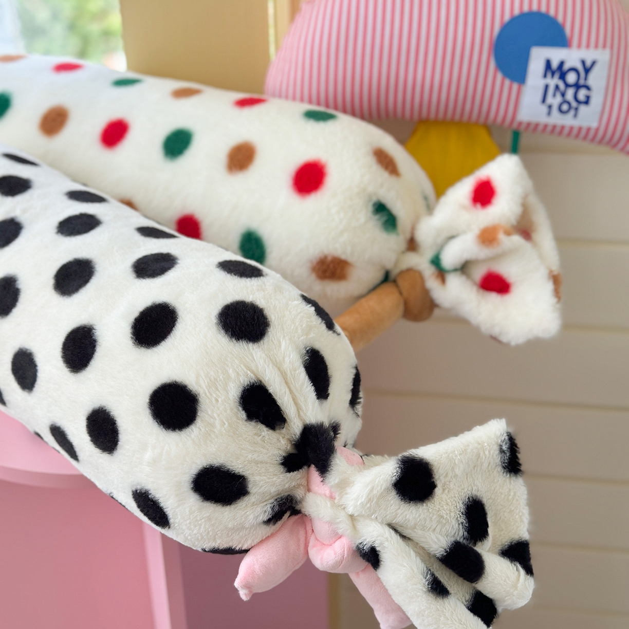 91家纺网 家纺一手货源 找家纺 （总）美茉家居 2025新款波点兔毛绒糖果抱枕