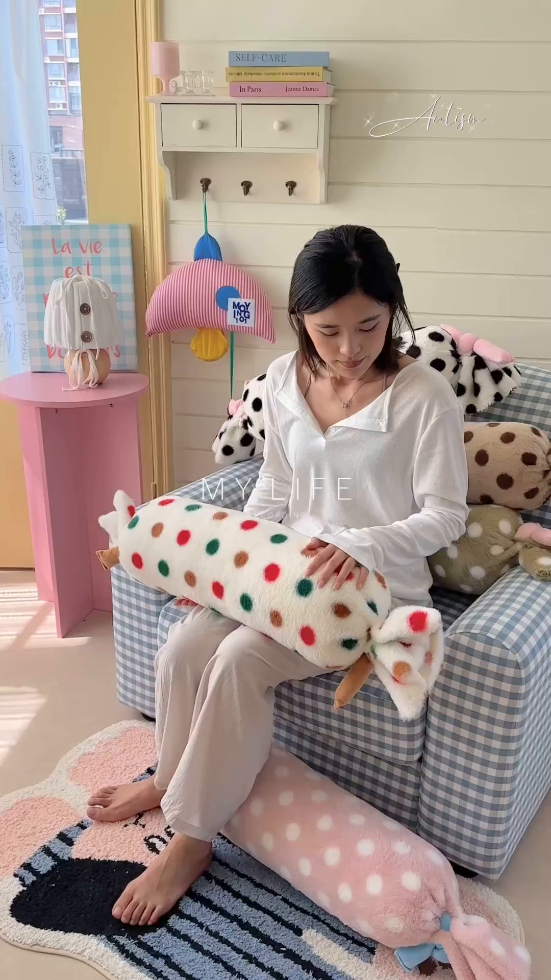 91家纺网 家纺一手货源 找家纺 （总）美茉家居 2025新款波点兔毛绒糖果抱枕