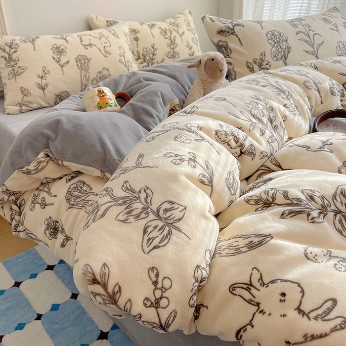 91家纺网 家纺一手货源 找家纺 yyds网供 2025新款萌趣四件套卡通花卉牛奶绒三件套加厚保暖裸睡治愈防静电 丛林兔影斯基