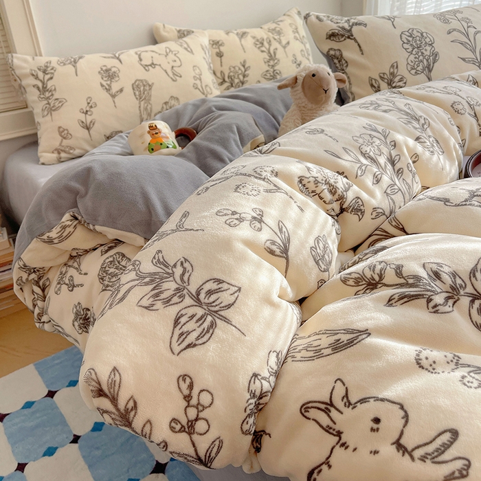 91家纺网 家纺一手货源 找家纺 yyds网供 2025新款萌趣四件套卡通花卉牛奶绒三件套加厚保暖裸睡治愈防静电 丛林兔影斯基