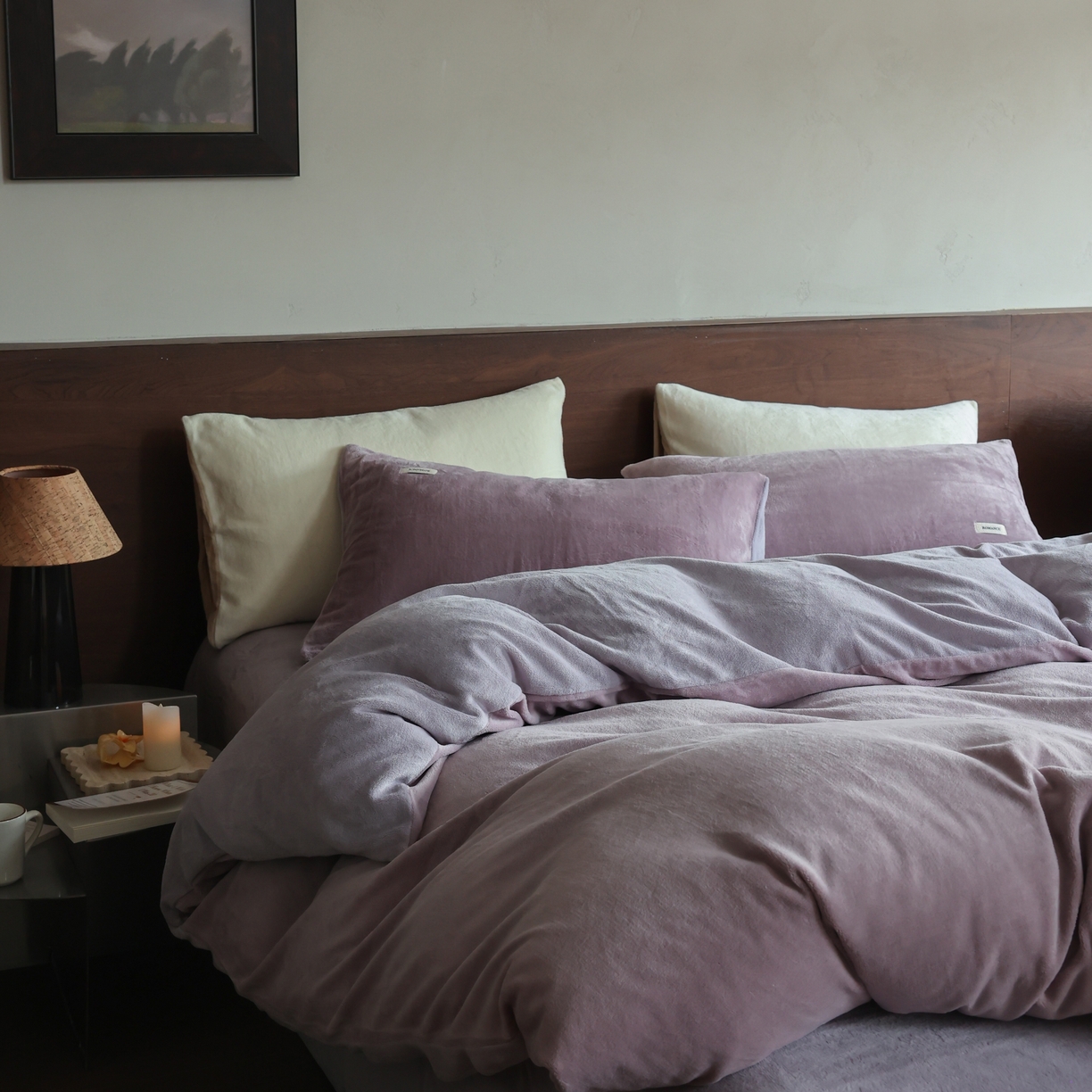 91家纺网 家纺一手货源 找家纺 时光里 2025新款230克纯色简约双拼牛奶绒四件套套件 香芋紫拼浅紫