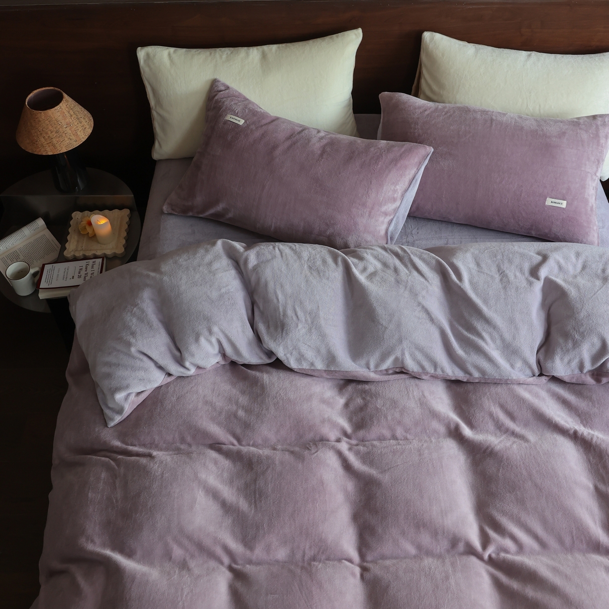 91家纺网 家纺一手货源 找家纺 时光里 2025新款230克纯色简约双拼牛奶绒四件套套件 香芋紫拼浅紫