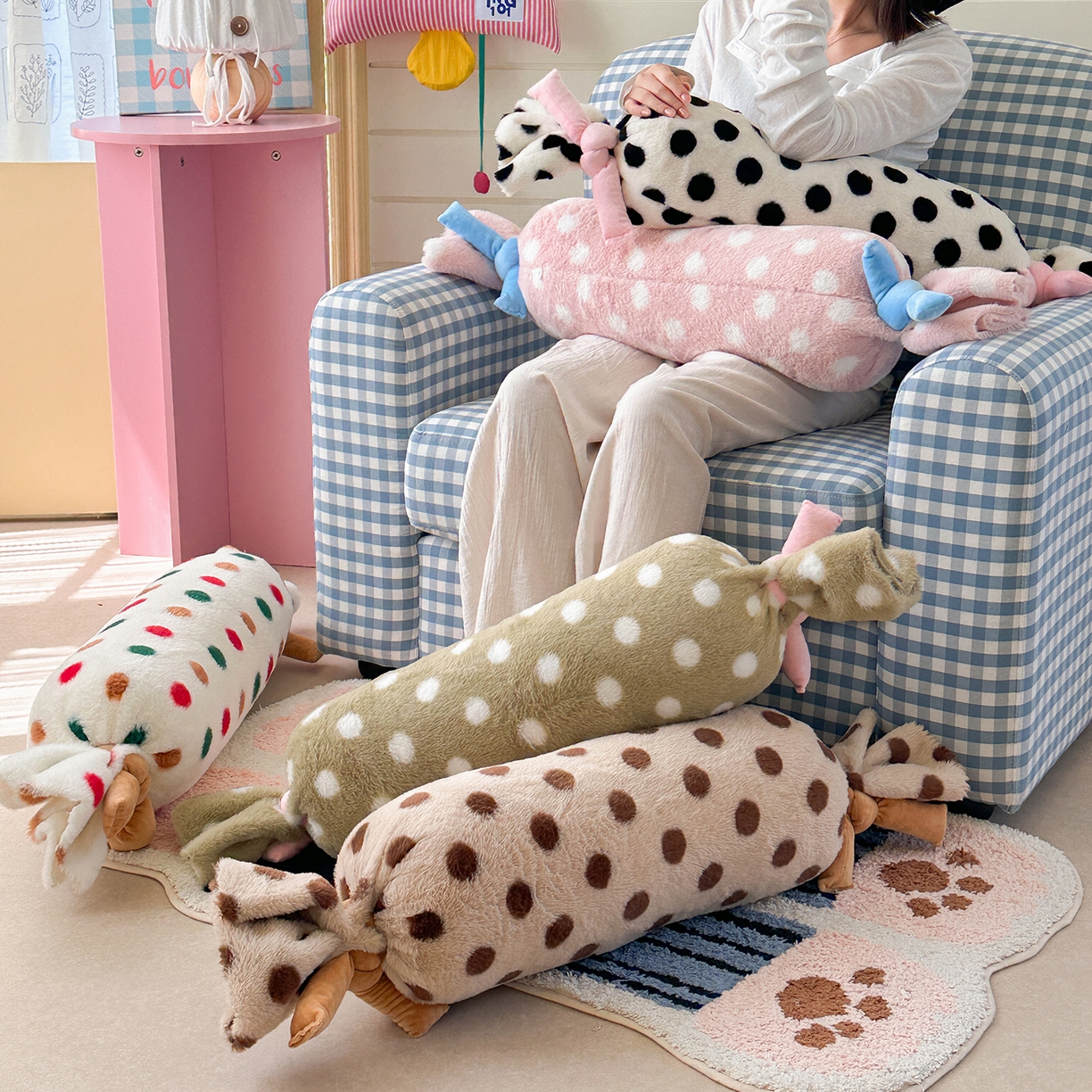 91家纺网 家纺一手货源 找家纺 美茉家居 2025新款波点兔毛绒糖果抱枕 彩色波点