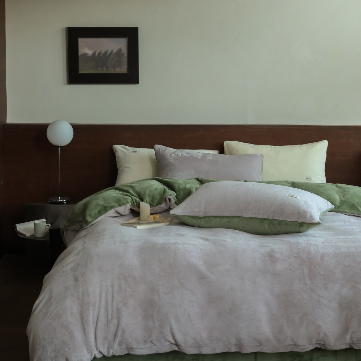 91家纺网 家纺一手货源 找家纺 时光里 2025新款230克纯色简约双拼牛奶绒四件套套件 星际灰拼橄榄绿