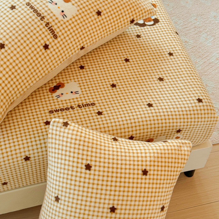 91家纺网 家纺一手货源 找家纺 澜妃 2025新款高克重软软糯糯牛奶绒单床笠CL系列（小红书推荐） CL-可可猫星