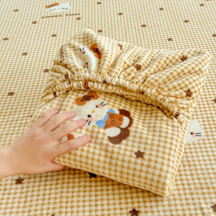 91家纺网 家纺一手货源 找家纺 澜妃 2025新款高克重软软糯糯牛奶绒单床笠CL系列（小红书推荐） CL-可可猫星