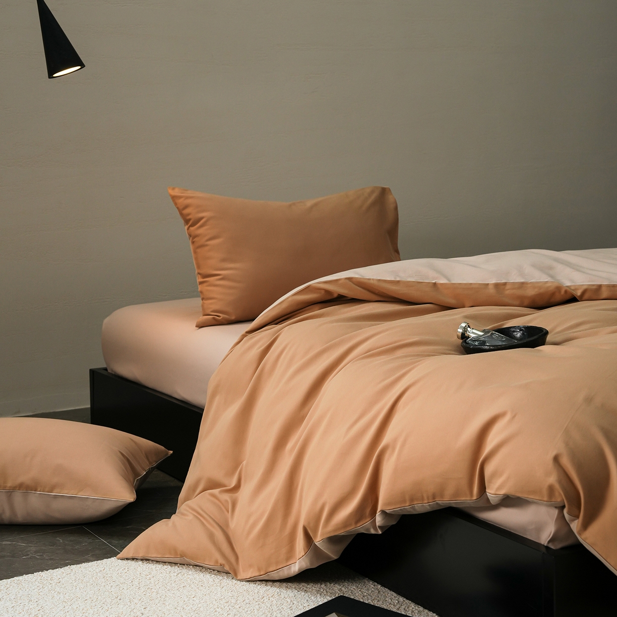 91家纺网 家纺一手货源 找家纺 禾时 2025新款A类全棉贡缎磨毛纯色四件套（礼盒包装）-风格1 耀金