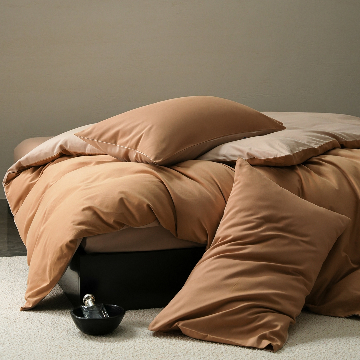 91家纺网 家纺一手货源 找家纺 禾时 2025新款A类全棉贡缎磨毛纯色四件套（礼盒包装）-风格1 耀金