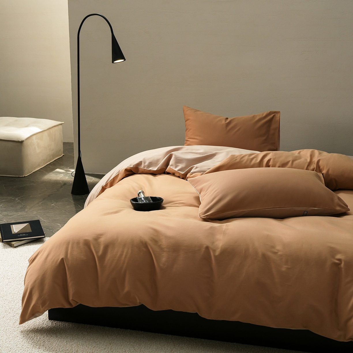 91家纺网 家纺一手货源 找家纺 禾时 2025新款A类全棉贡缎磨毛纯色四件套（礼盒包装）-风格1 耀金