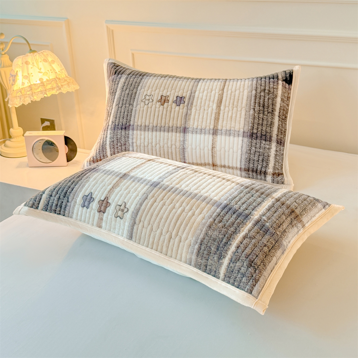 91家纺网 家纺一手货源 找家纺 慕木家纺 2025新款高克重牛奶绒小清新印花卡通夹棉单床盖床盖单件（提供买家秀) 牛奶绒床盖-拉菲格