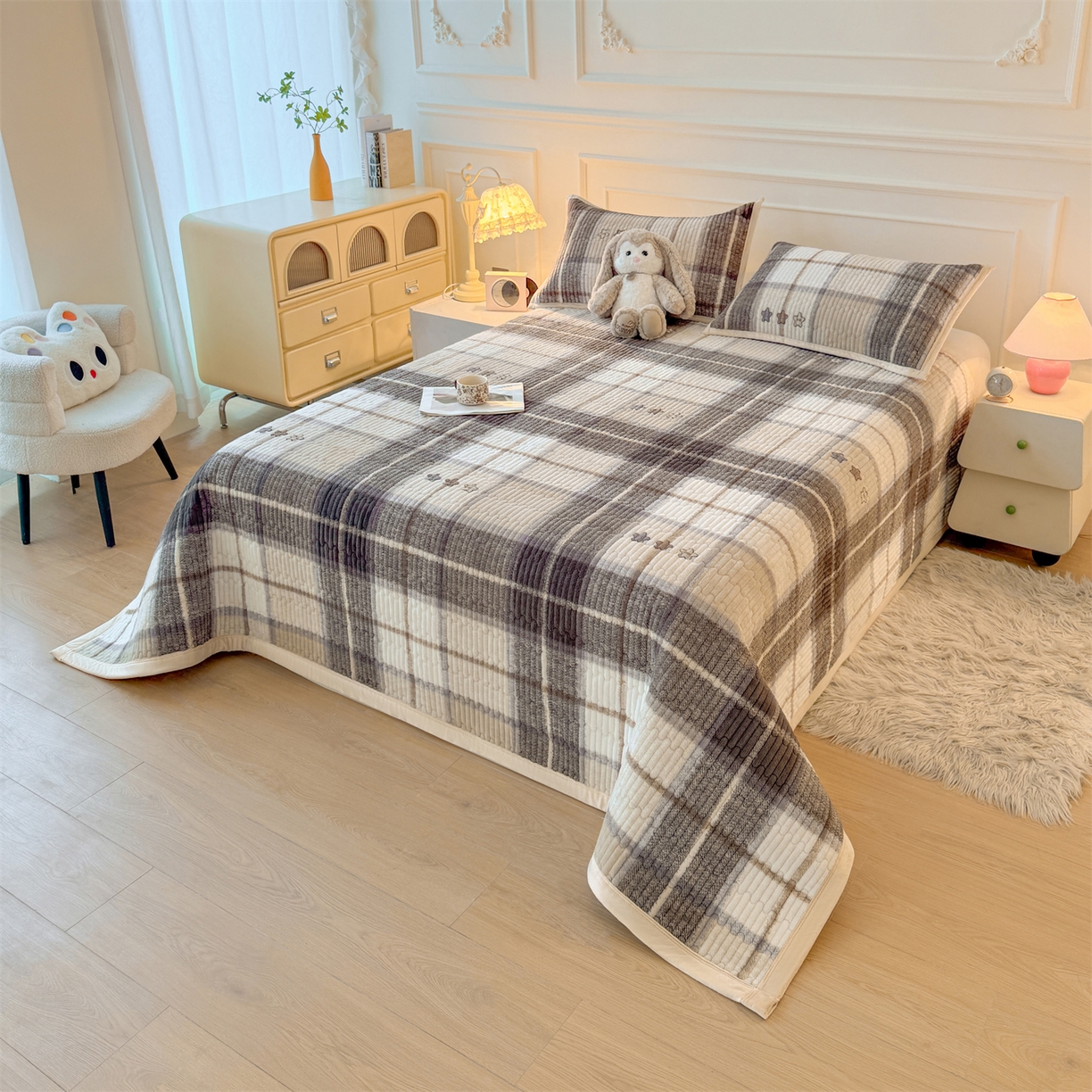 91家纺网 家纺一手货源 找家纺 慕木家纺 2025新款高克重牛奶绒小清新印花卡通夹棉单床盖床盖单件（提供买家秀) 牛奶绒床盖-拉菲格