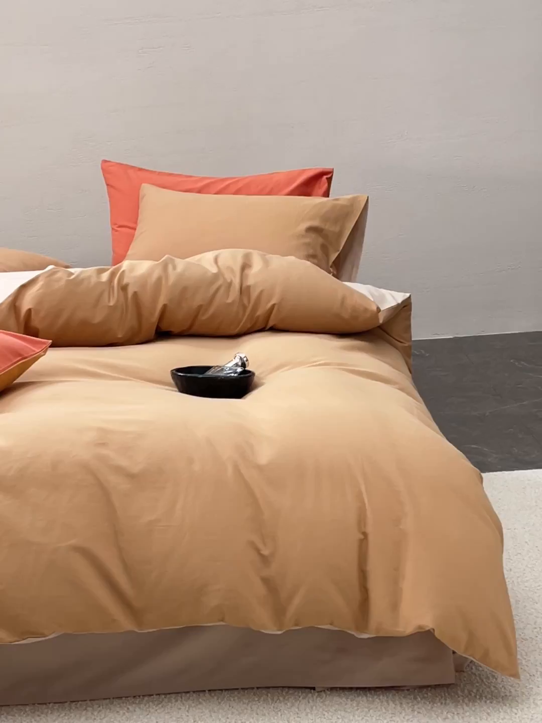 91家纺网 家纺一手货源 找家纺 禾时 2025新款A类全棉贡缎磨毛纯色四件套（礼盒包装）-风格1 耀金