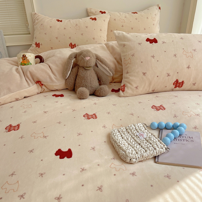 91家纺网 家纺一手货源 找家纺 yyds网供 2025新款萌趣四件套卡通花卉牛奶绒三件套加厚保暖裸睡治愈防静电 欢乐奶油小狗