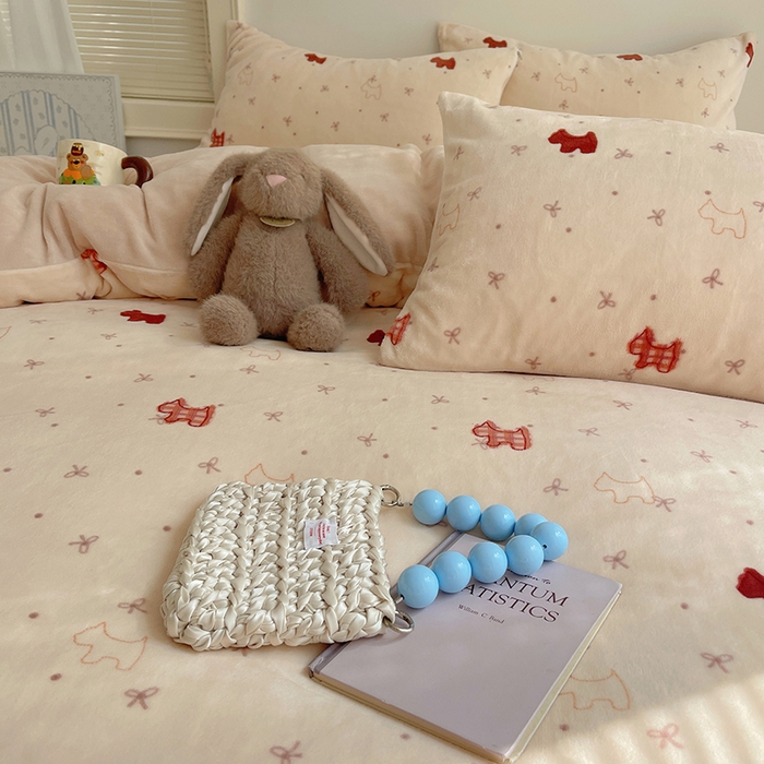 91家纺网 家纺一手货源 找家纺 yyds网供 2025新款萌趣四件套卡通花卉牛奶绒三件套加厚保暖裸睡治愈防静电 欢乐奶油小狗