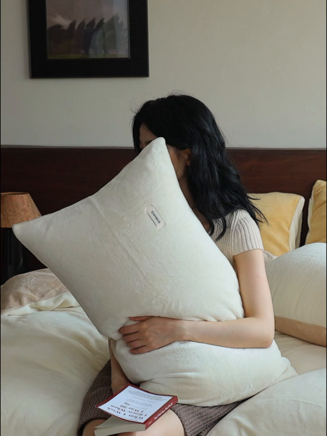 91家纺网 家纺一手货源 找家纺 时光里 2025新款230克纯色简约双拼牛奶绒四件套套件 奶白拼杏仁