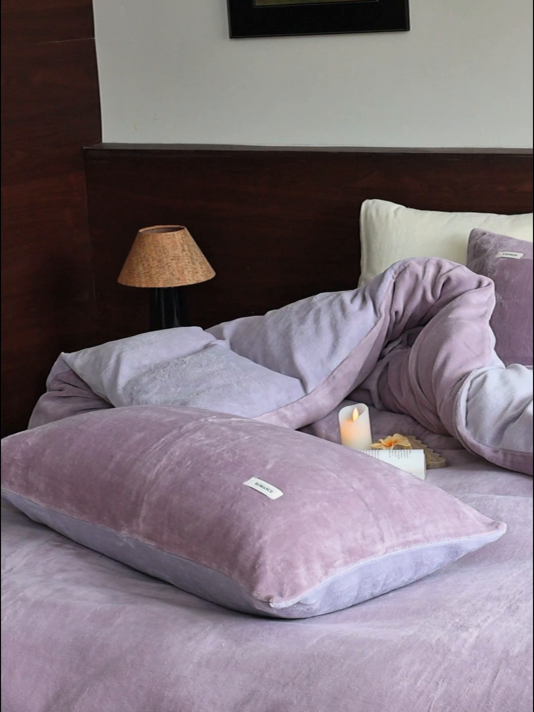 91家纺网 家纺一手货源 找家纺 时光里 2025新款230克纯色简约双拼牛奶绒四件套套件 香芋紫拼浅紫