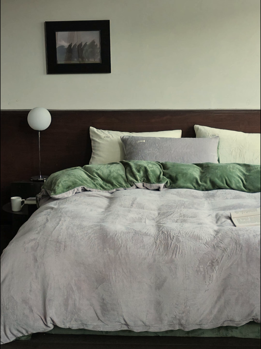 91家纺网 家纺一手货源 找家纺 时光里 2025新款230克纯色简约双拼牛奶绒四件套套件 星际灰拼橄榄绿