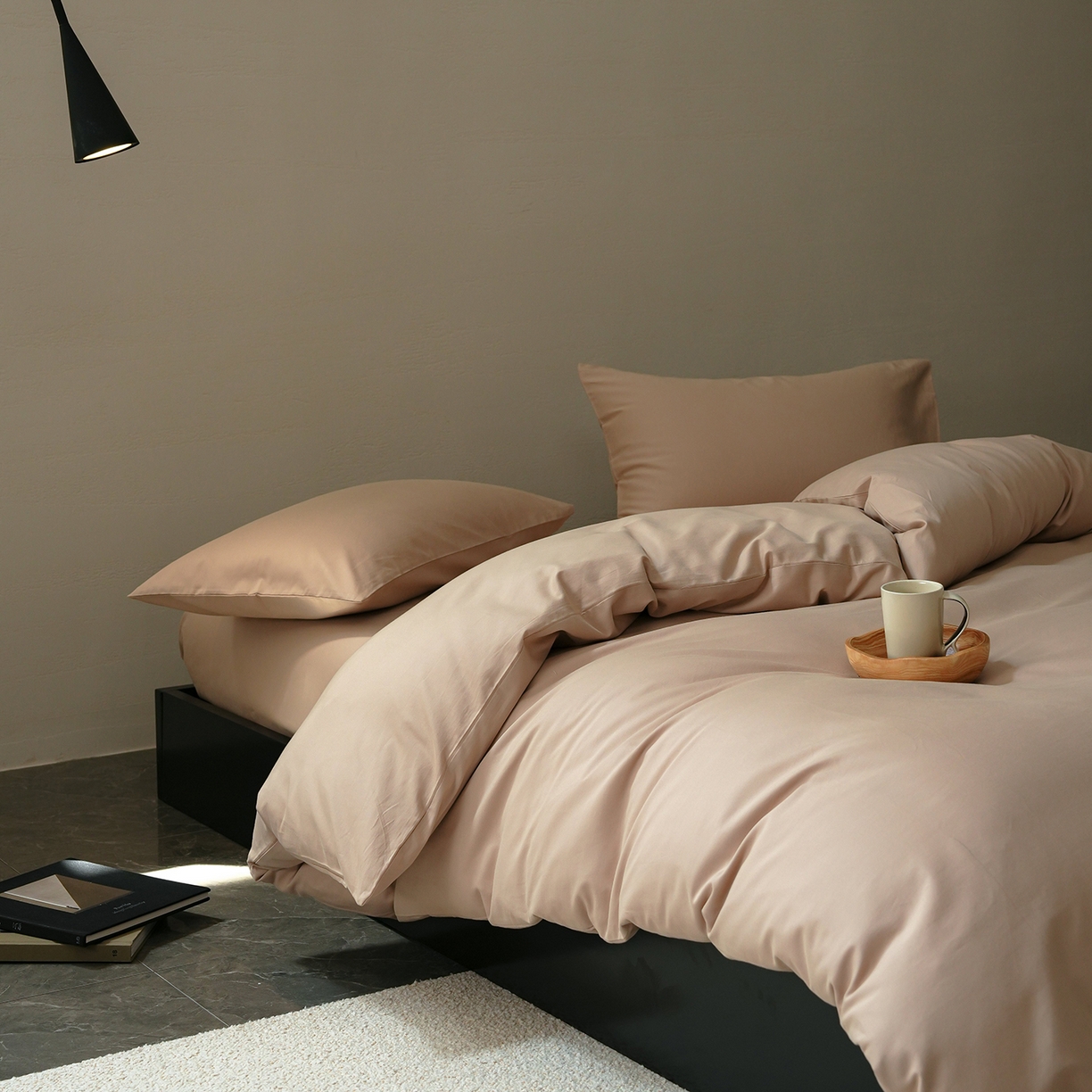 91家纺网 家纺一手货源 找家纺 禾时 2025新款A类全棉贡缎磨毛纯色四件套（礼盒包装）-风格1 鱼肚