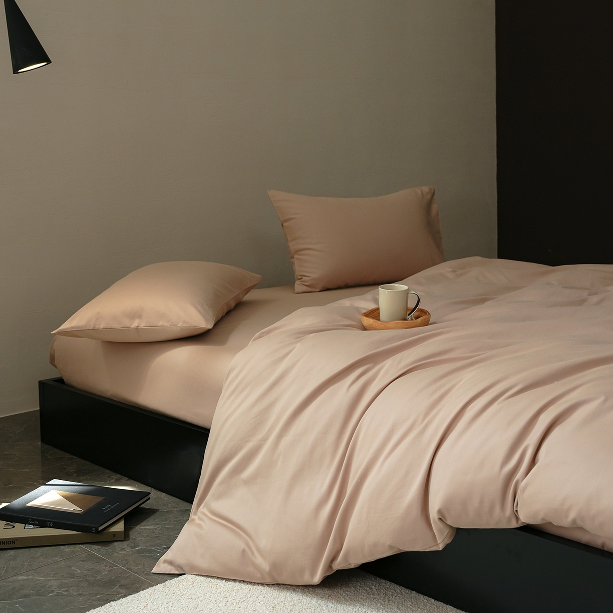 91家纺网 家纺一手货源 找家纺 禾时 2025新款A类全棉贡缎磨毛纯色四件套（礼盒包装）-风格1 鱼肚