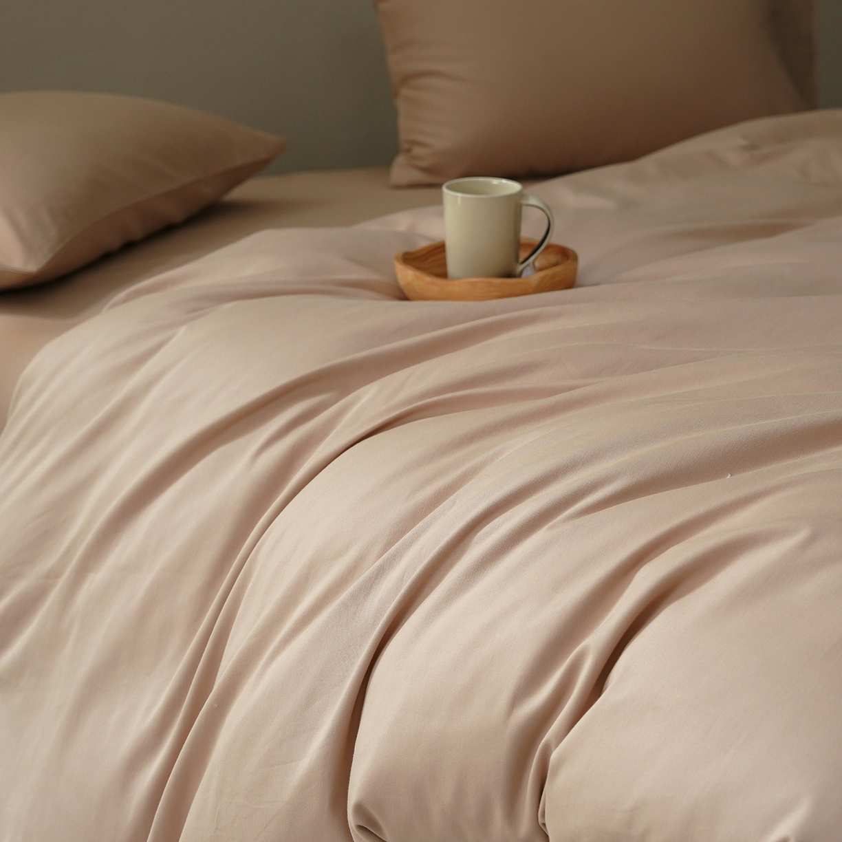 91家纺网 家纺一手货源 找家纺 禾时 2025新款A类全棉贡缎磨毛纯色四件套（礼盒包装）-风格1 鱼肚