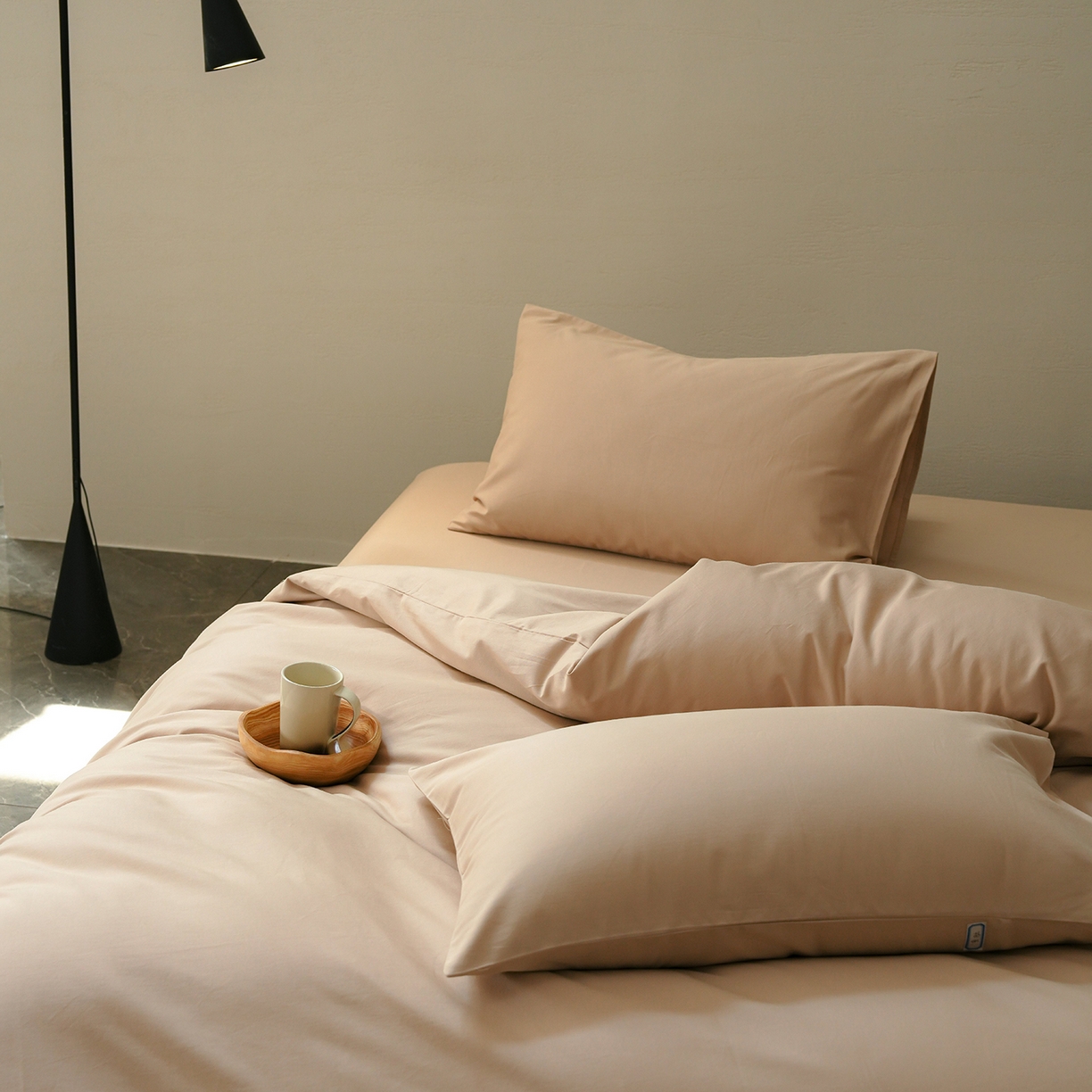 91家纺网 家纺一手货源 找家纺 禾时 2025新款A类全棉贡缎磨毛纯色四件套（礼盒包装）-风格1 鱼肚